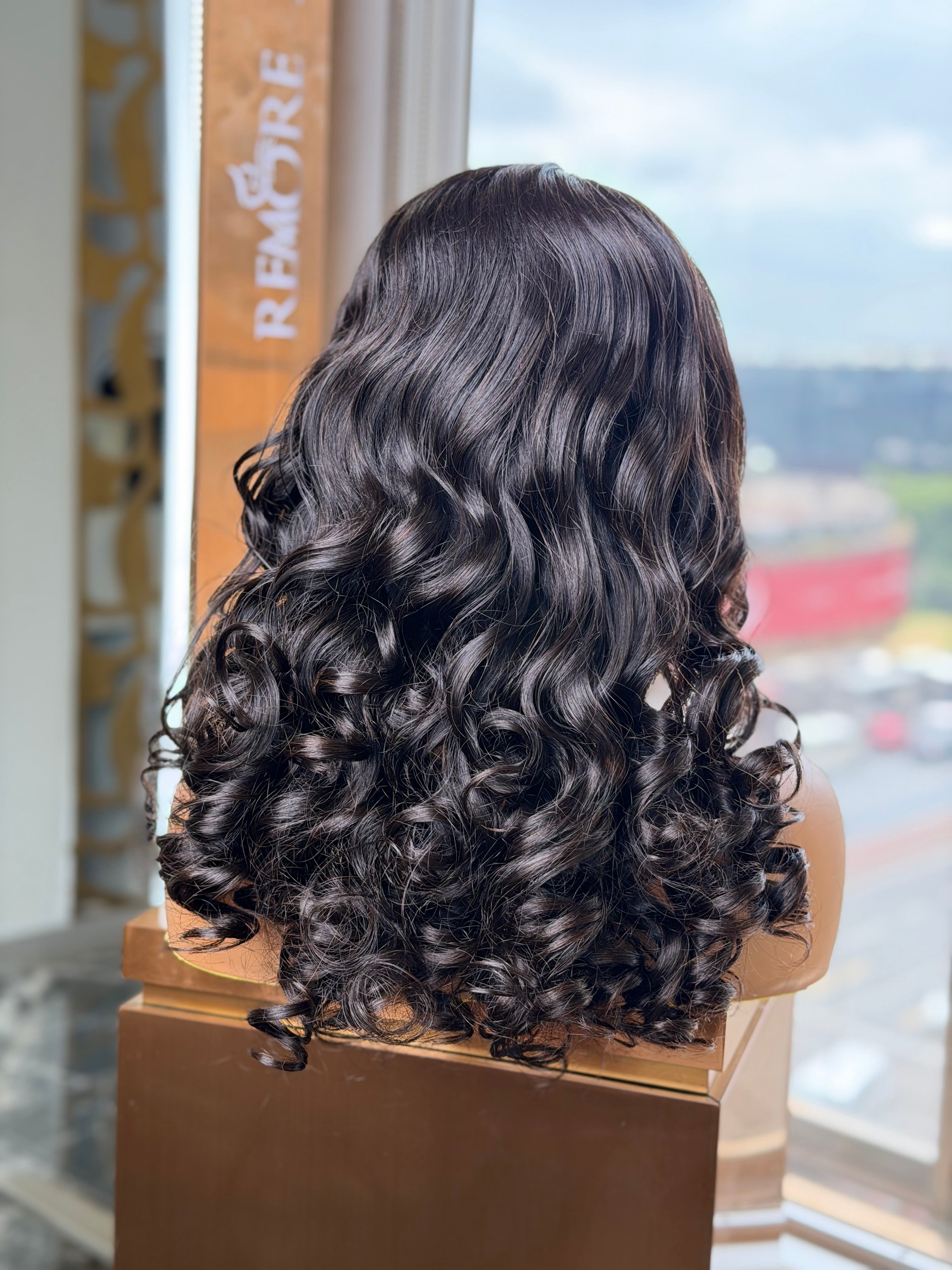 Double Drawn Loose Weave 20 Inch