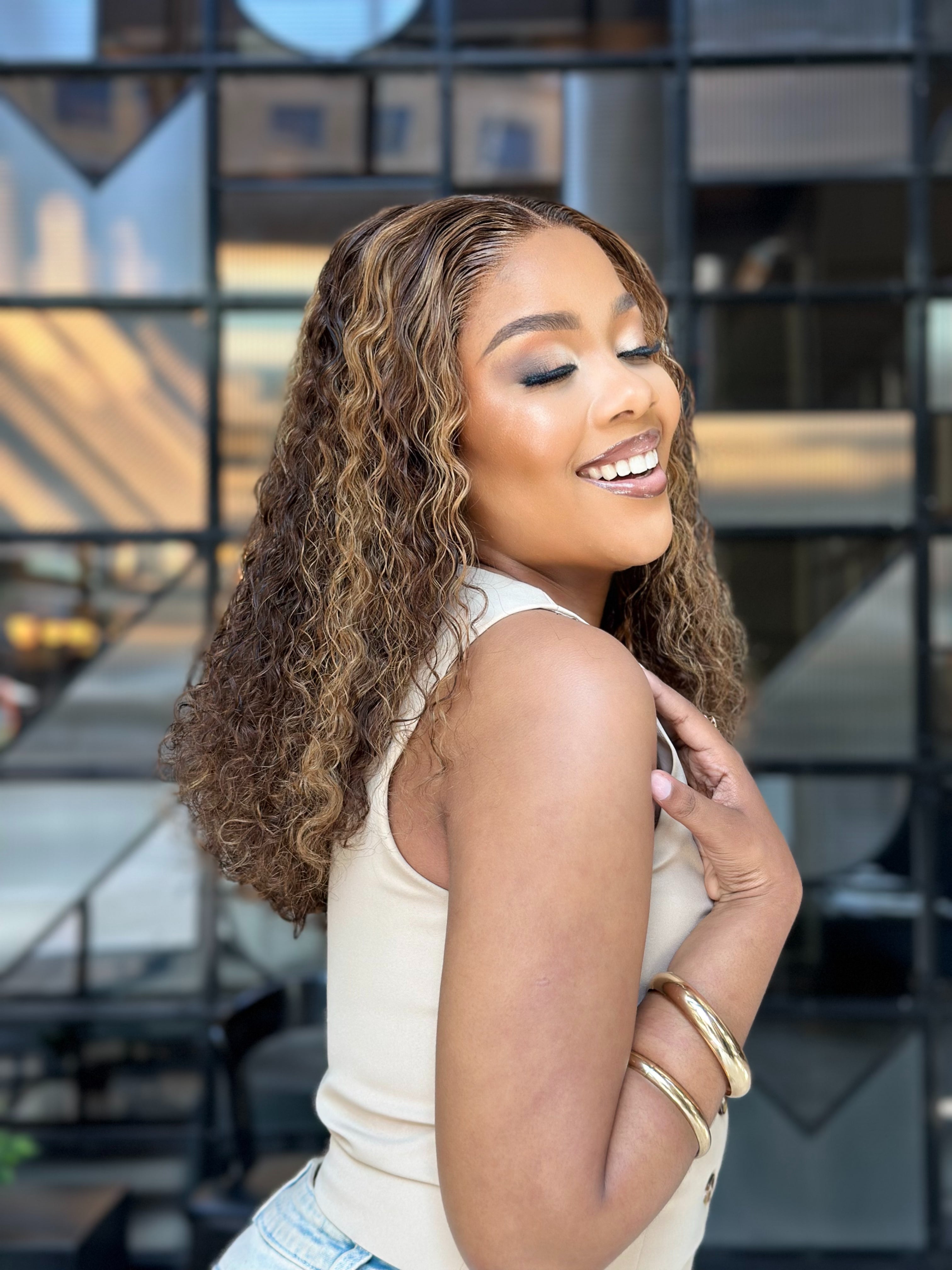 Double Drawn Highlight Glueless Curly 18 Inch Wig