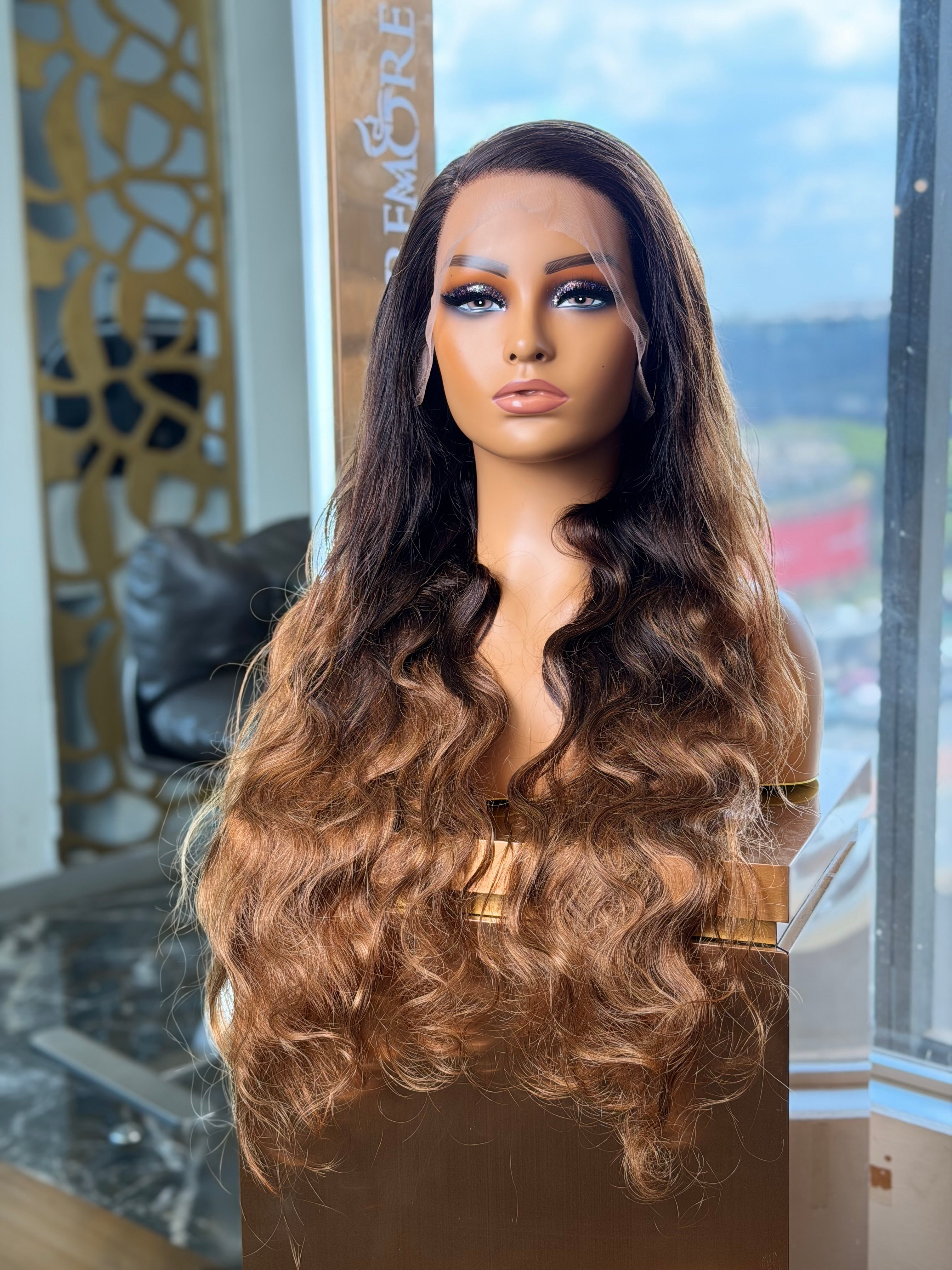 Luxury Ombre Hoeny Brown Body Weave 28 Inch Wig